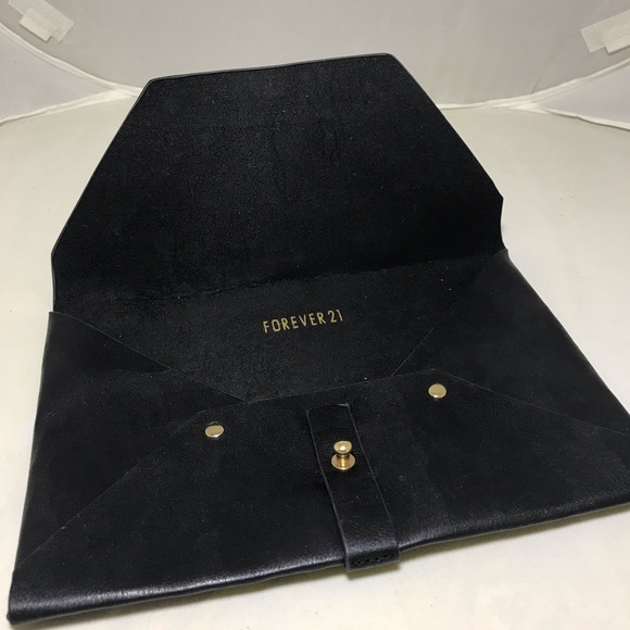 Black vinyl envelope purse - Picture 3 of 3